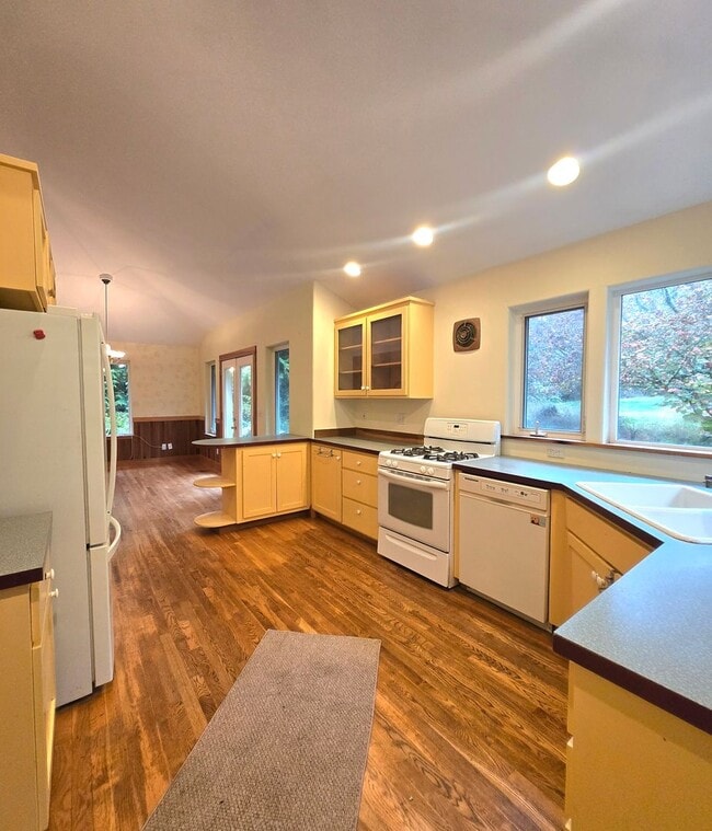 Building Photo - 2 Bedroom, 2 Bathroom Home For Rent in the...