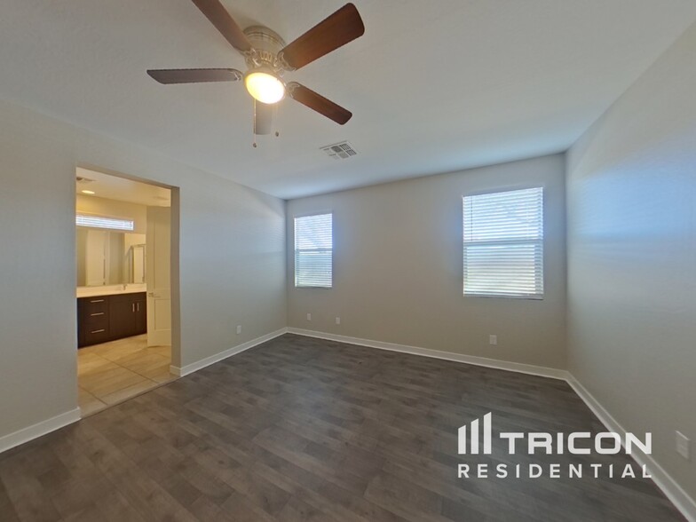 Building Photo - 42288 W Posada Dr
