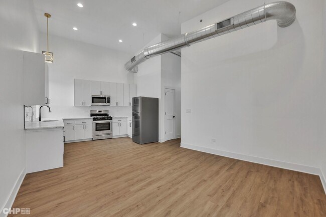 Building Photo - 4731 N Western Ave