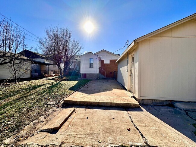 Building Photo - For Rent – Charming NW OKC Home with Solar Panels & Huge Backyard - Move in Deposit-Free (If Qual...