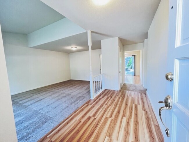Building Photo - Charming 4BD/2BA, Single-Story Ranch-Style...