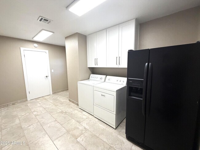 Building Photo - 14801 N Agua Fria Dr