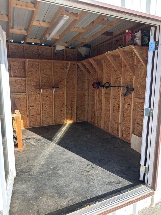 Building Photo - 6212 Oracle Dr