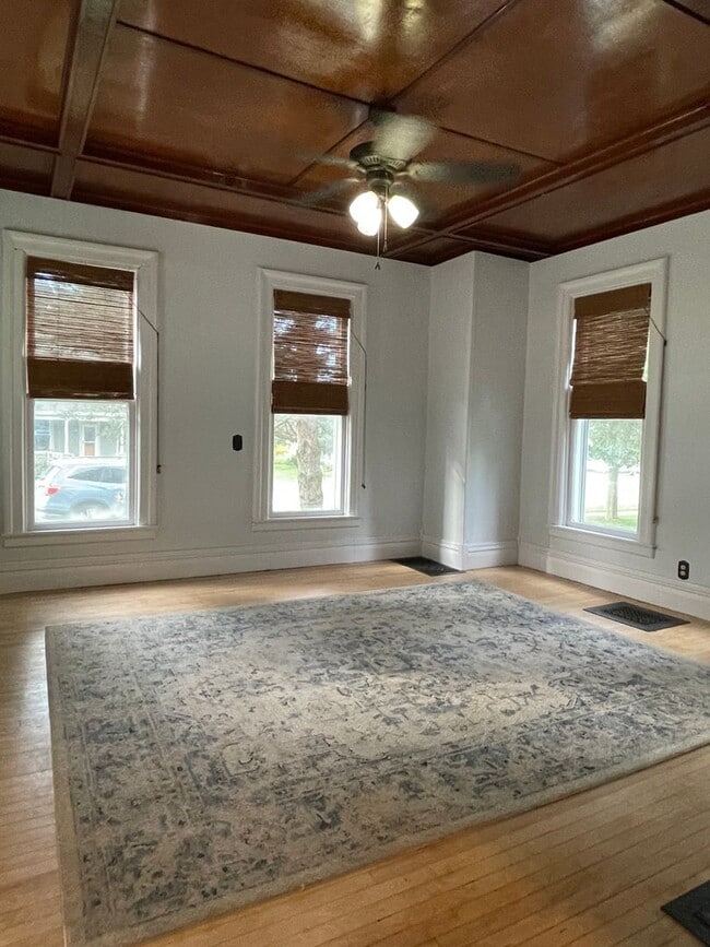Building Photo - Village of Black River 4 /5 Bedroom Home w...