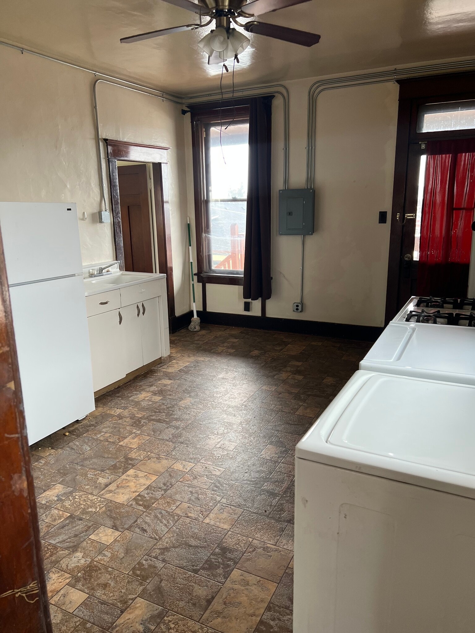 Building Photo - 632 W Quartz St