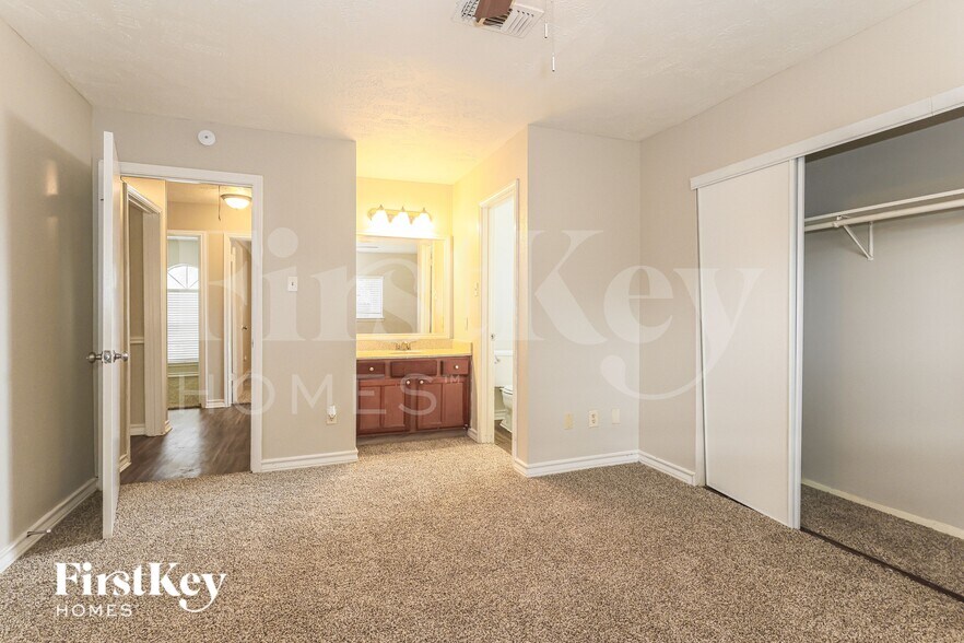 Building Photo - 20327 Bridgedale Ln