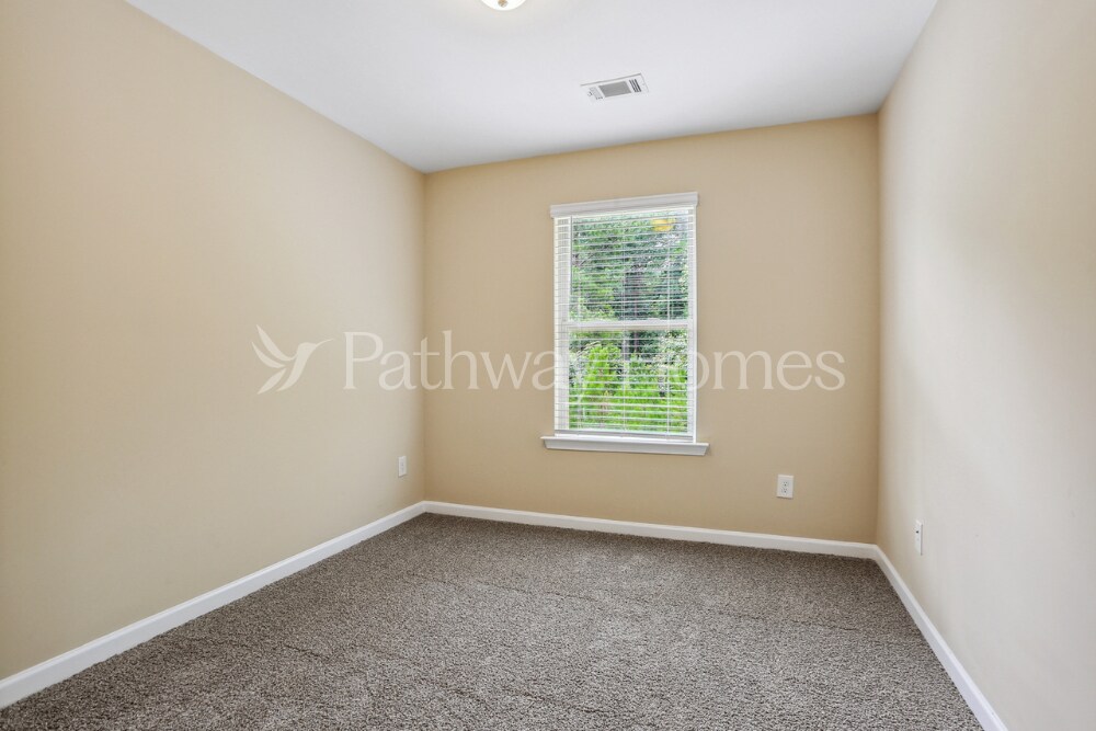 Building Photo - 3039 Bonnes Dr