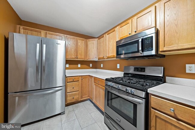 Building Photo - 12 Highbridge Ln