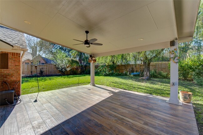 Building Photo - 115 Crimson Bay Dr