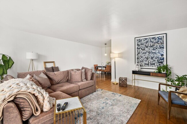 Building Photo - 1400 N State Pkwy