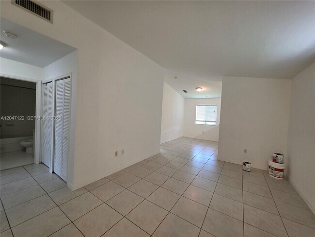 Building Photo - 3398 NE 9th Dr