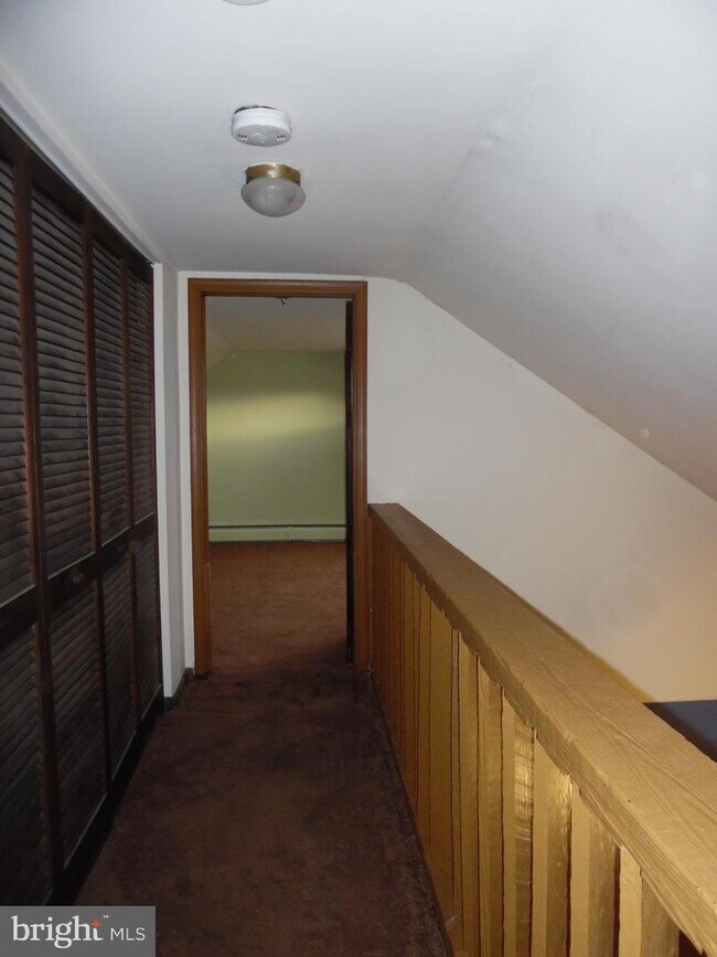 Building Photo - 512 Clems Run