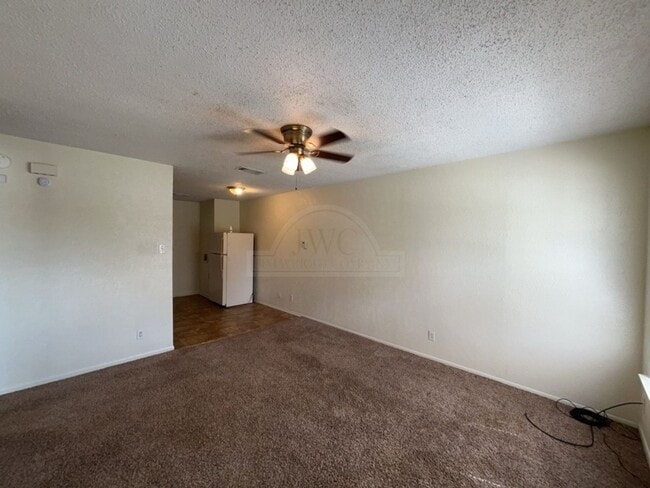 Building Photo - 1515 Janis Dr