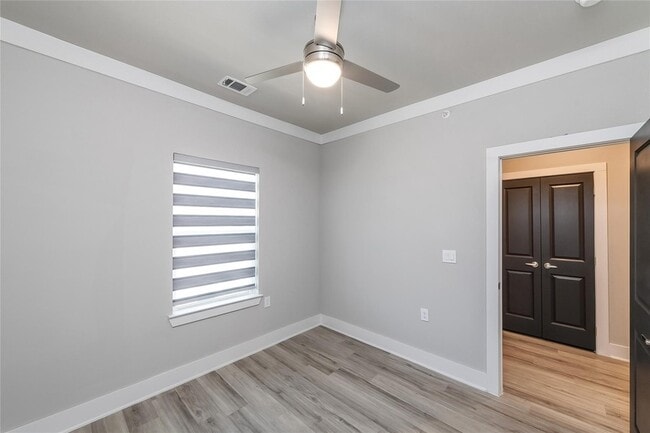 Building Photo - 3301 Wynwood Dr