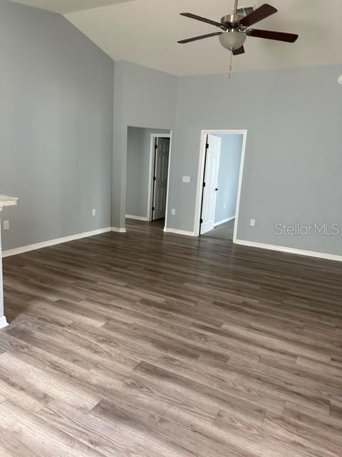 Building Photo - 327 Tanager St