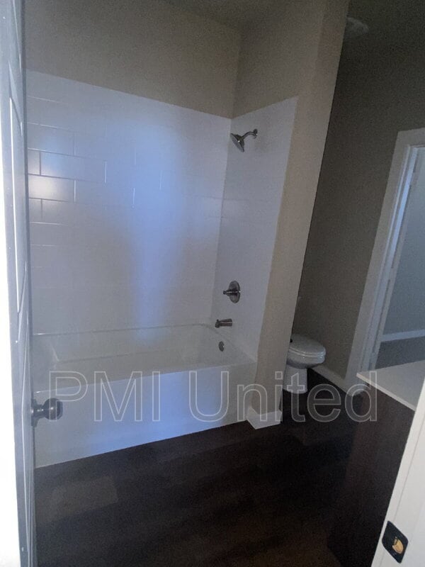Building Photo - 655 Harvest Moon Dr