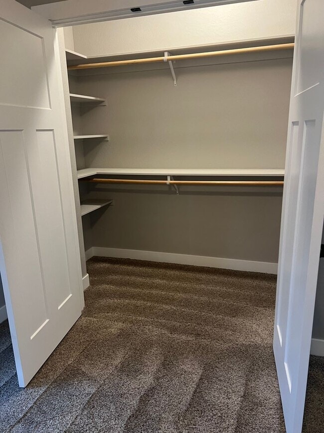 Building Photo - 2 Bedroom 2.5 Bath Townhome in desirable C...