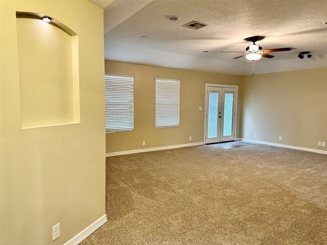 Building Photo - 239 Ridgewood Dr