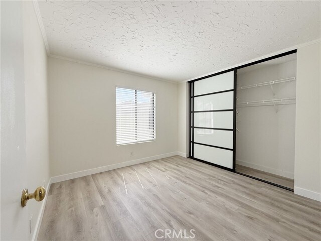 Building Photo - 231 Springview