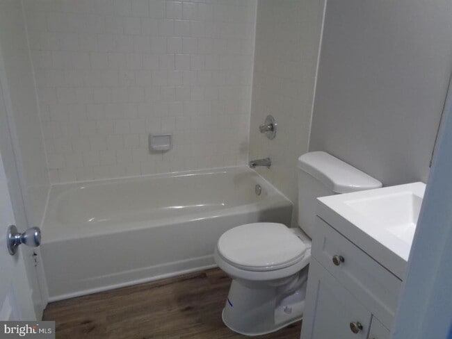 Building Photo - 612 Kittendale Cir