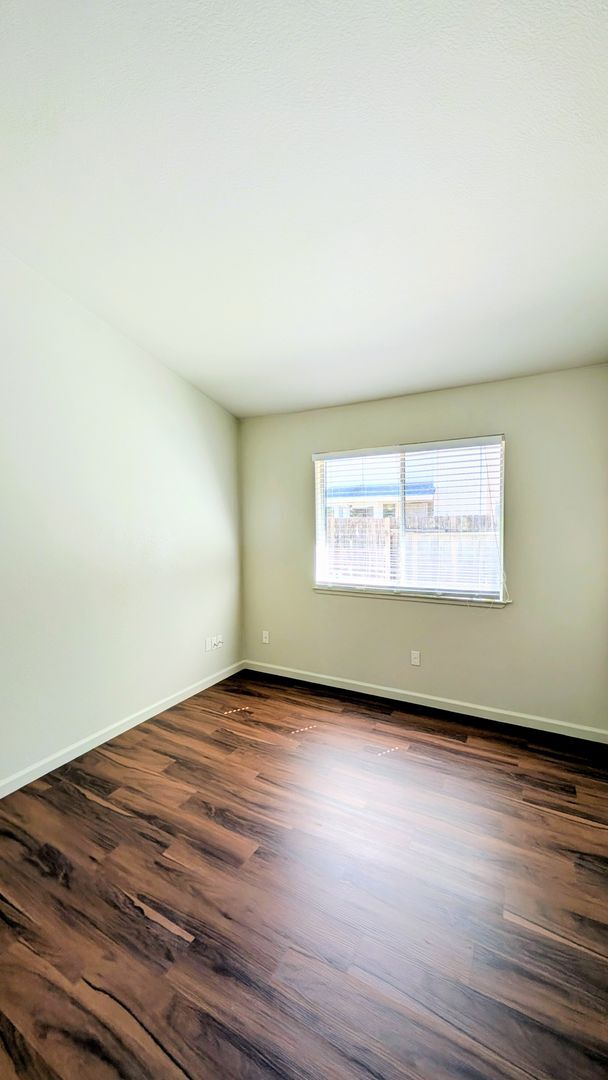 Building Photo - Beautiful 3BD/2BTH Single Family Home on C...