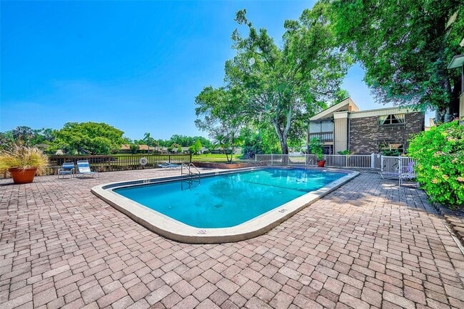 Building Photo - 10453 Carrollbrook Cir