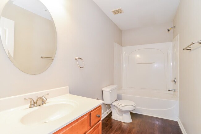 Building Photo - 1733 Larne Cir