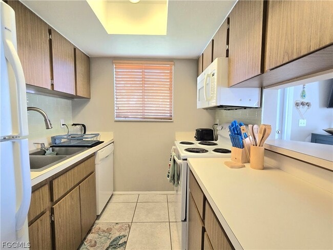 Building Photo - 3303 Prince Edward Island Cir