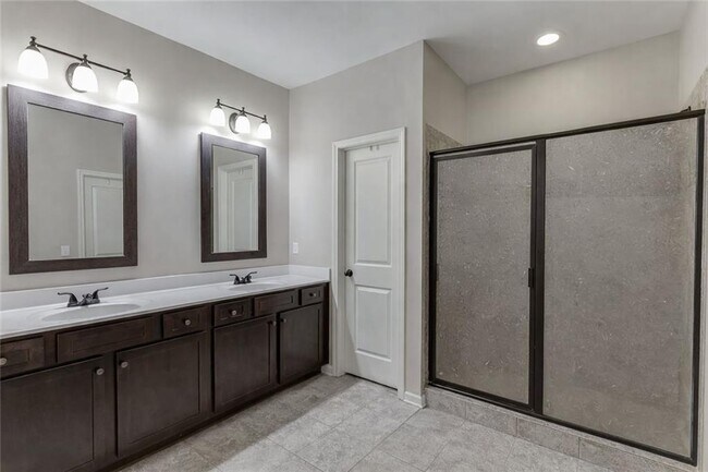 Building Photo - 4518 Hidden Creek Dr