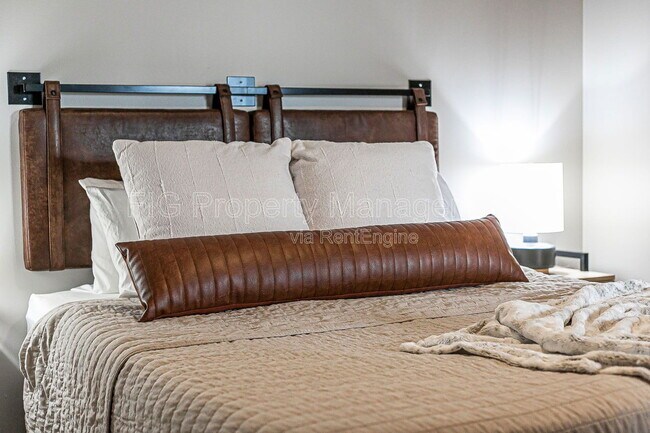 Building Photo - 3415 N Broadway