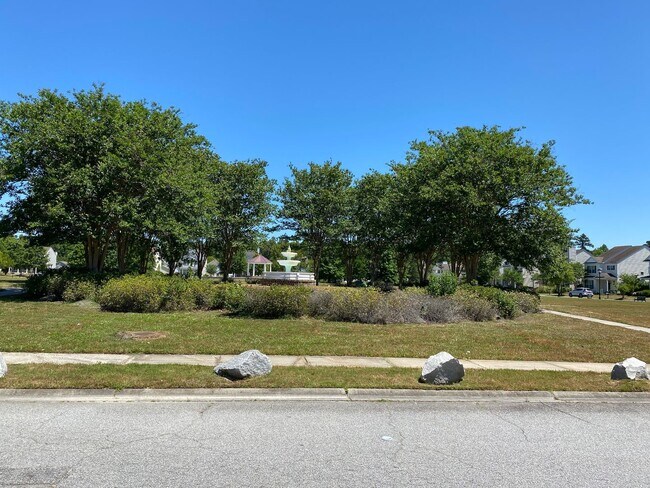 Building Photo - 2 bedroom 2.5 bath in Godley Park