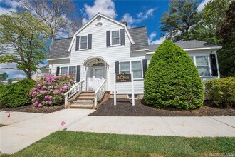 Building Photo - 14 Northridge St