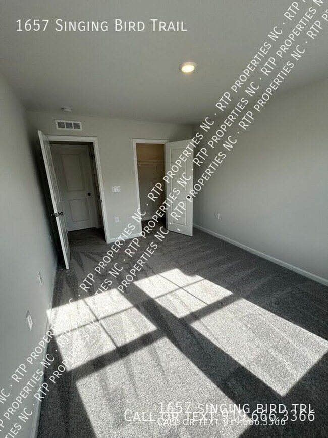 Building Photo - 1657 Singing Bird Trl