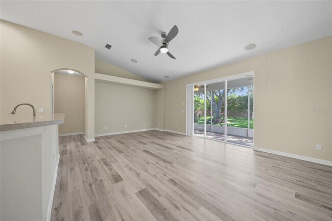 Building Photo - 11724 Holly Creek Dr