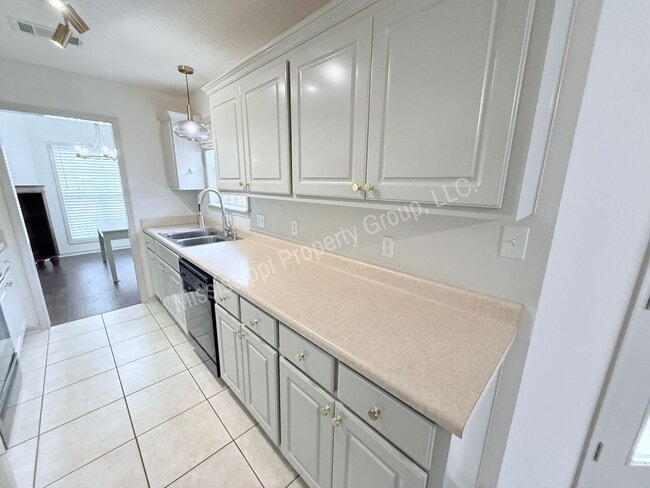 Building Photo - 3BR/2BA Home For Rent