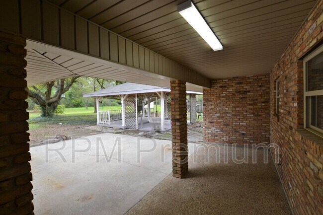 Building Photo - 3147 Little Farms Dr