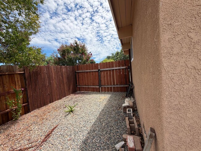 Building Photo - 3809 Sunnyvale Ave