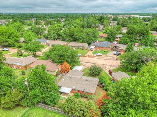 Building Photo - 1220 Columbia Ct
