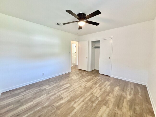 Building Photo - 3460 Rothschild Dr