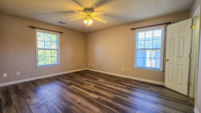 Building Photo - 932 Scholastic Ct