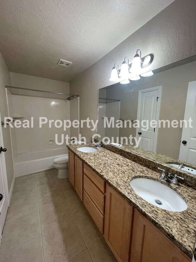 Building Photo - 2861 Fox Hunters Loop
