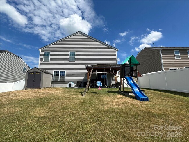 Building Photo - 2411 Sugar Ct SW