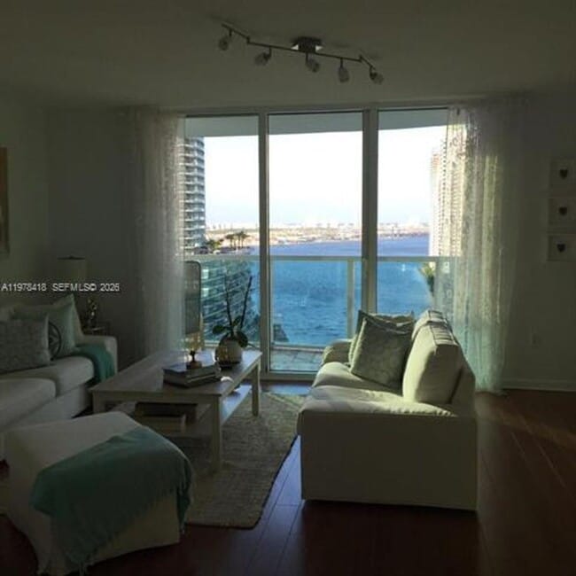 Building Photo - 31 SE 5th St