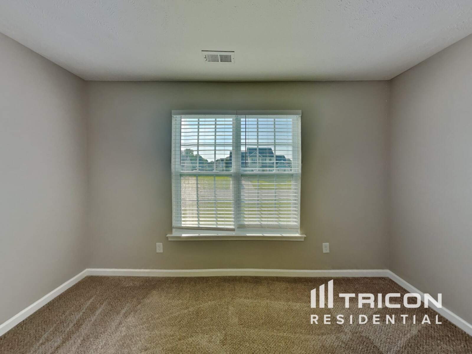 Building Photo - 15 Mossburg Ct