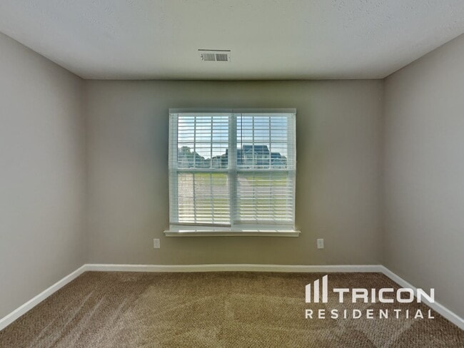 Building Photo - 15 Mossburg Ct