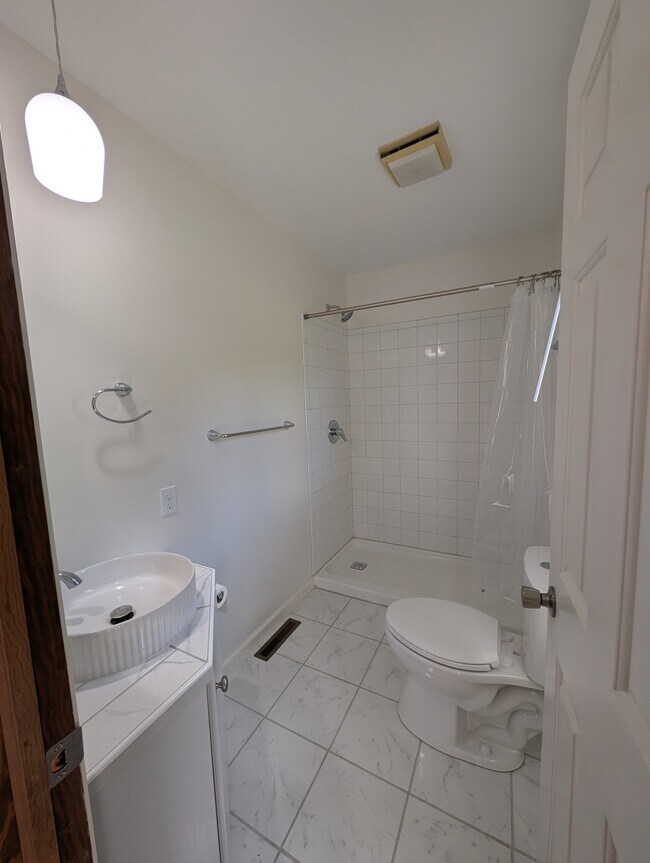 Building Photo - 6836 Maple Brook Ln
