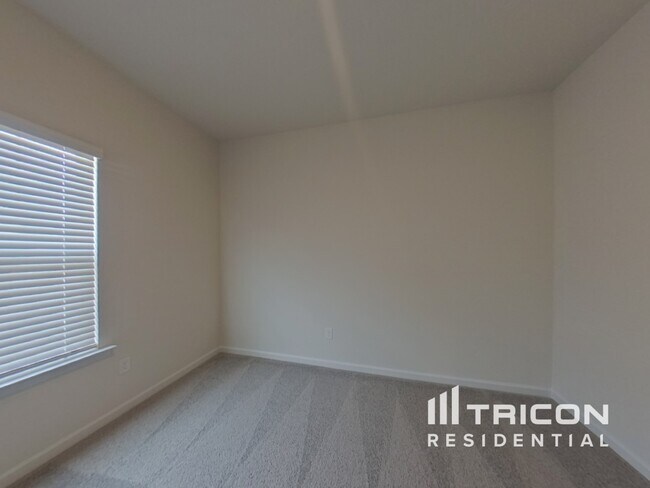 Building Photo - 1017 Claas Wy