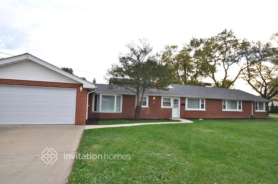 Primary Photo - 9921 Harnew Rd E