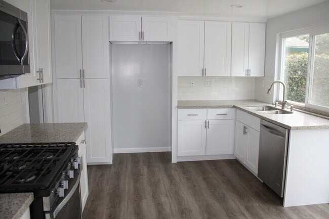 Building Photo - Property Rochester