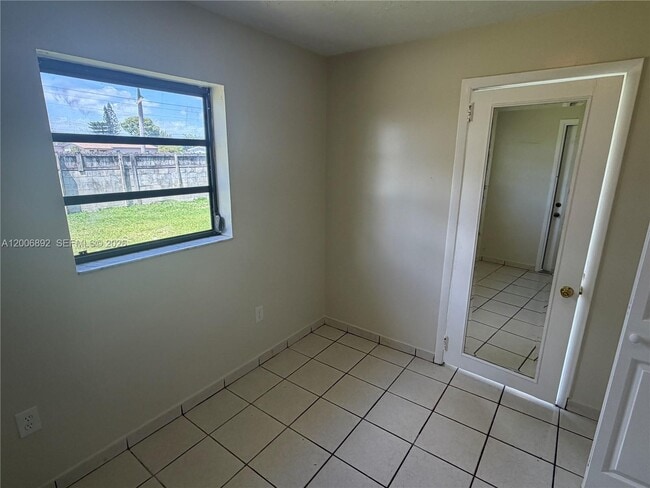 Building Photo - 10375 SW 152nd Terrace